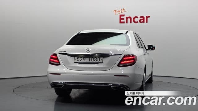 Mercedes-Benz E-Class 2018 — ფოტო 4/20