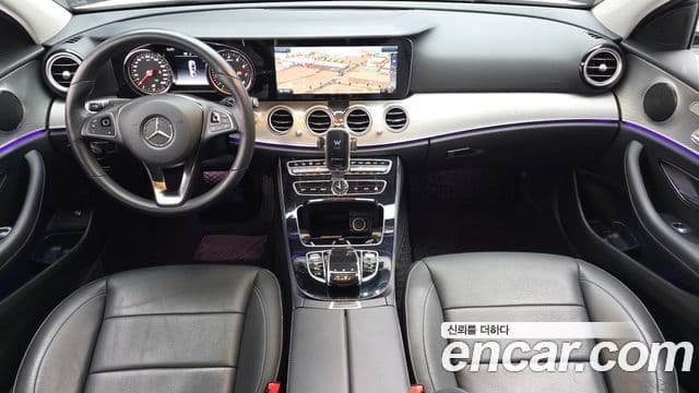 Mercedes-Benz E-Class 2018 — ფოტო 7/20