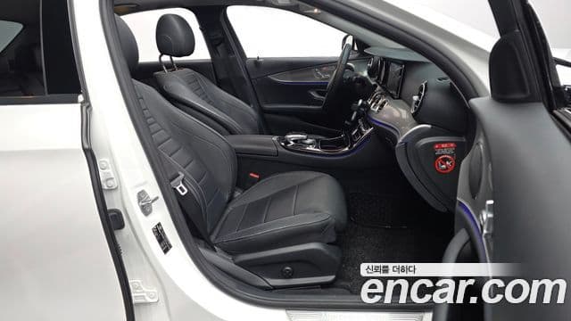 Mercedes-Benz E-Class 2018 — ფოტო 11/20