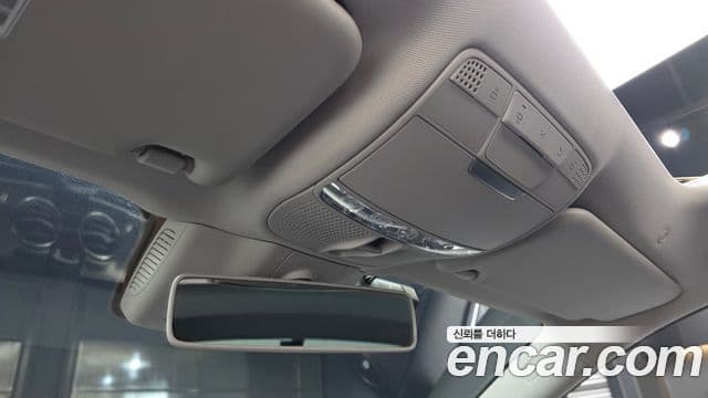 Mercedes-Benz E-Class 2018 — ფოტო 18/20