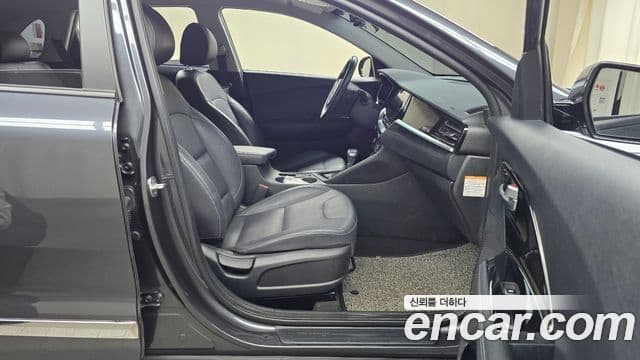 Kia Niro 2021 — Photo 16/20