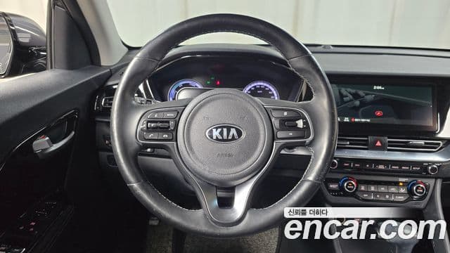 Kia Niro 2021 — Photo 18/20