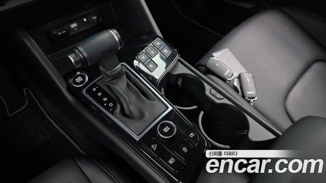 Kia Sportage 2023 — Şəkil 9/20