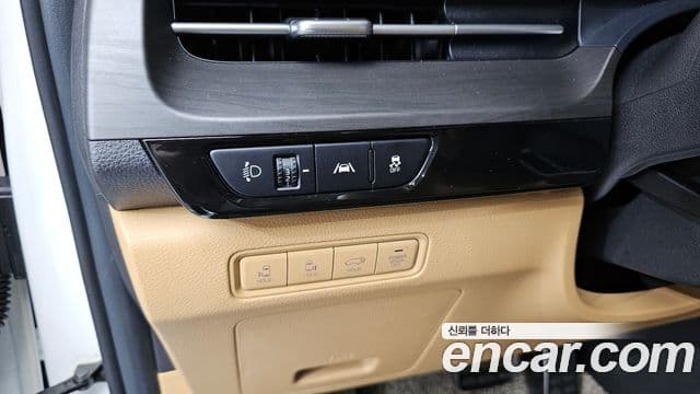 Kia Carnival 2021 — фото 14 из 20