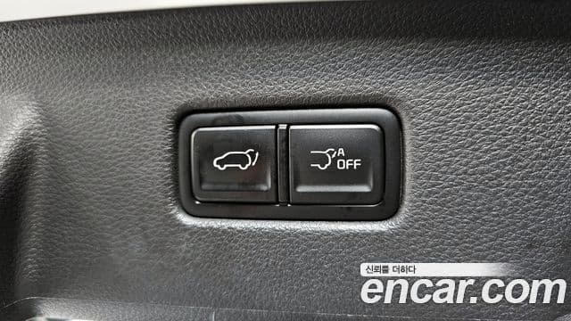 Kia Carnival 2021 — фото 17 из 20