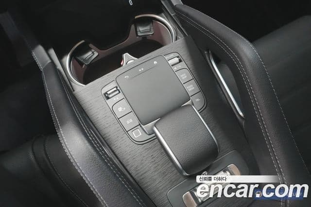 Mercedes-Benz GLE-Class 2025 — ფოტო 14/20