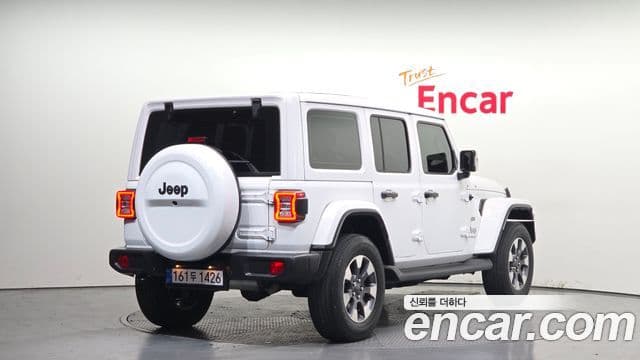 Jeep Wrangler 2022 — ფოტო 2/20