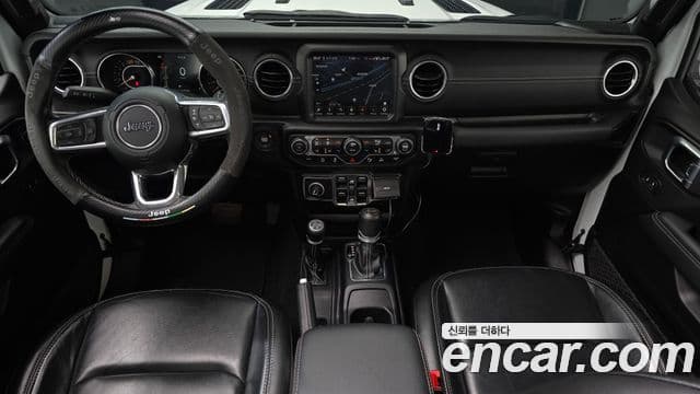 Jeep Wrangler 2022 — ფოტო 7/20