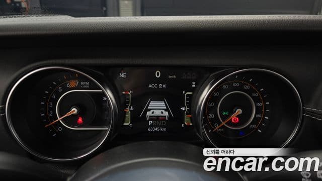Jeep Wrangler 2022 — ფოტო 8/20