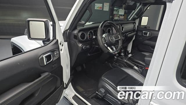 Jeep Wrangler 2022 — ფოტო 10/20