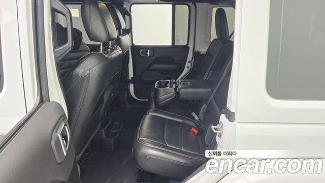 Jeep Wrangler 2022 — ფოტო 11/20