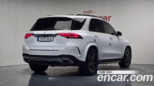 Mercedes-Benz GLE-Class 2020 — Photo 15/20