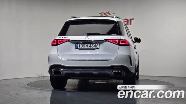 Mercedes-Benz GLE-Class 2020 — Photo 13/20