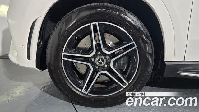Mercedes-Benz GLE-Class 2020 — Photo 7/20