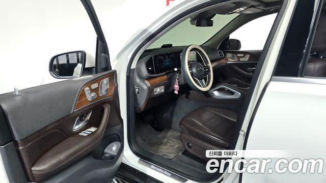 Mercedes-Benz GLE-Class 2020 — Photo 16/20