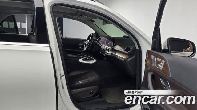 Mercedes-Benz GLE-Class 2020 — Photo 17/20