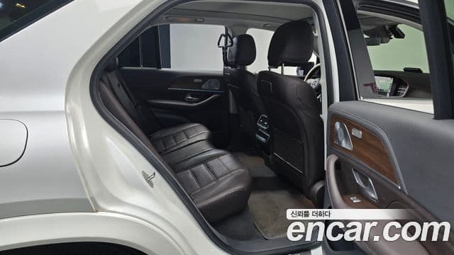 Mercedes-Benz GLE-Class 2020 — Photo 19/20