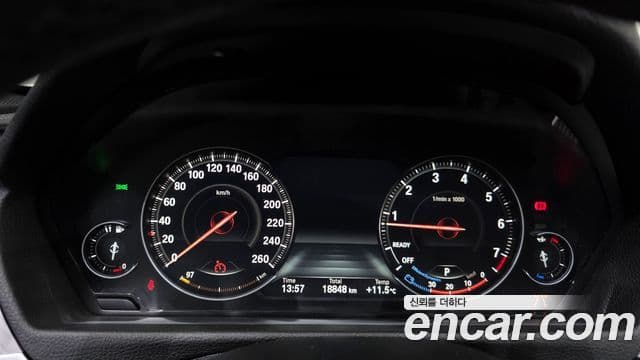 BMW 3 Series 2018 — Şəkil 8/20