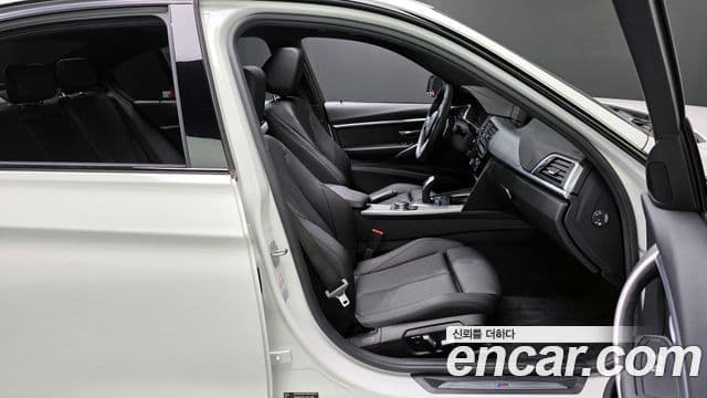 BMW 3 Series 2018 — Şəkil 10/20