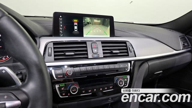 BMW 3 Series 2018 — Şəkil 15/20