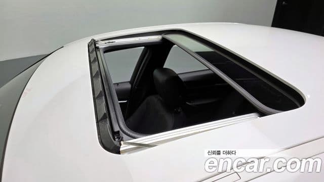 BMW 3 Series 2018 — Şəkil 19/20