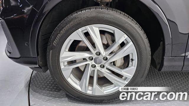 Audi Q7 2021 — ფოტო 5/20