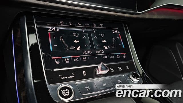 Audi Q7 2021 — ფოტო 16/20