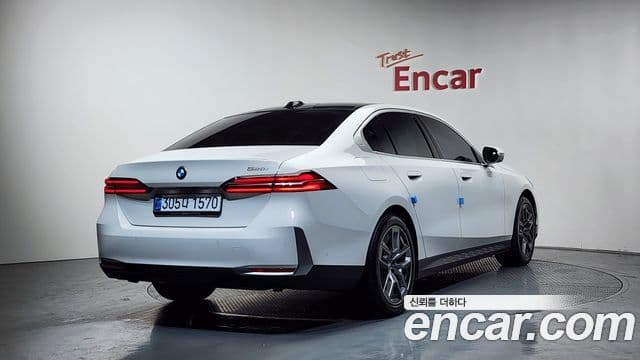 BMW 5 Series 2023 — ფოტო 2/20