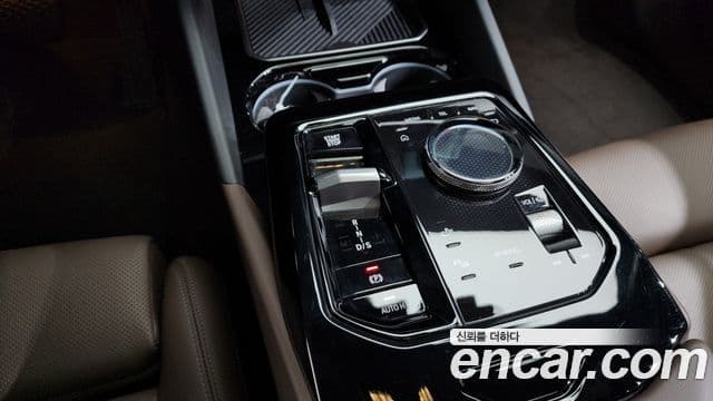 BMW 5 Series 2023 — ფოტო 9/20