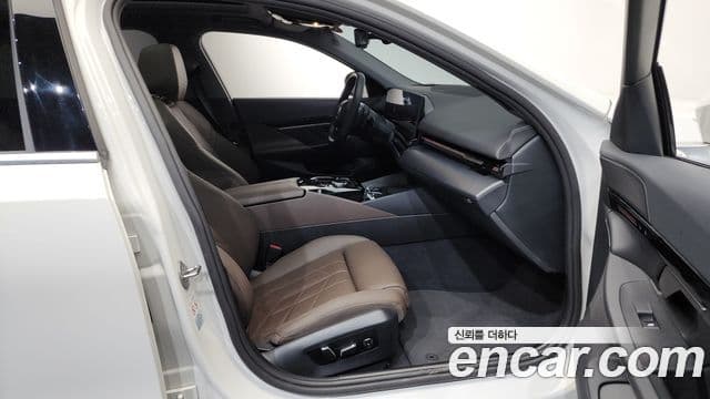 BMW 5 Series 2023 — ფოტო 11/20