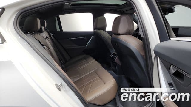 BMW 5 Series 2023 — ფოტო 12/20