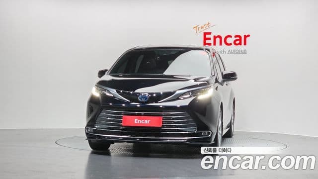 Toyota Sienna 2021 — ფოტო 18/20