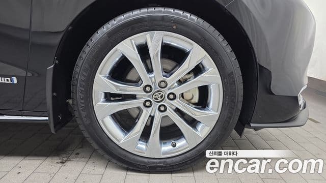 Toyota Sienna 2021 — ფოტო 5/20