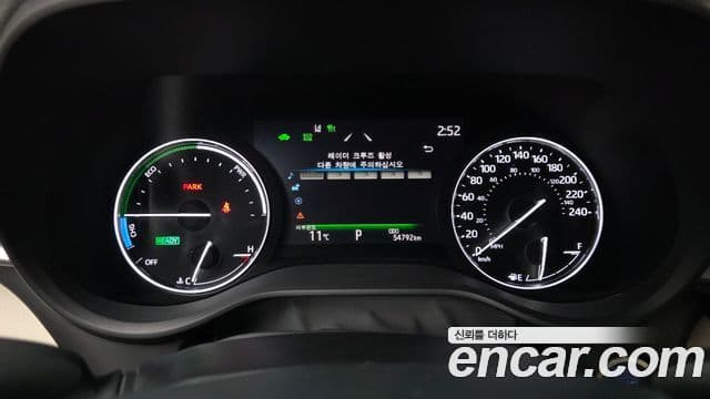 Toyota Sienna 2021 — ფოტო 13/20