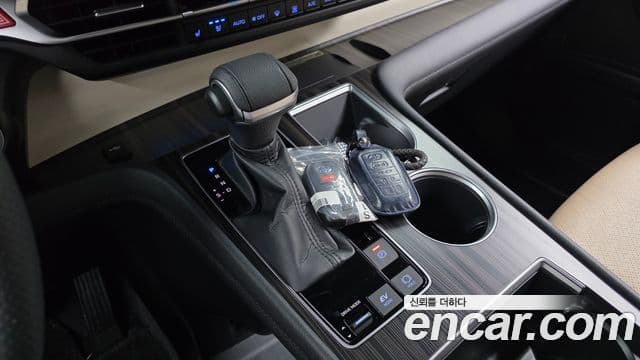 Toyota Sienna 2021 — ფოტო 8/20