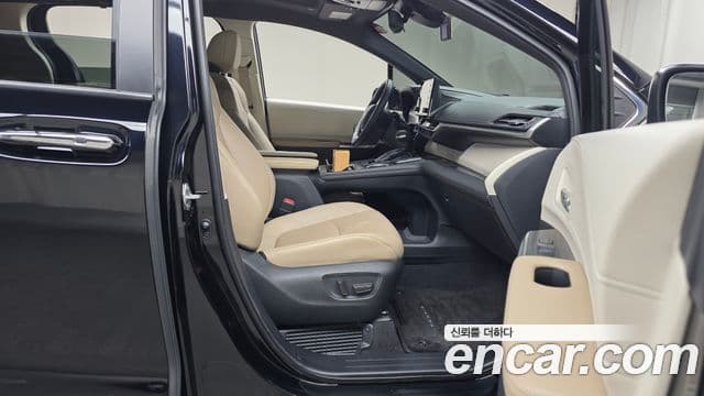 Toyota Sienna 2021 — ფოტო 14/20