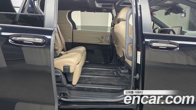 Toyota Sienna 2021 — ფოტო 7/20