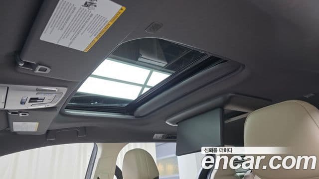 Toyota Sienna 2021 — ფოტო 19/20