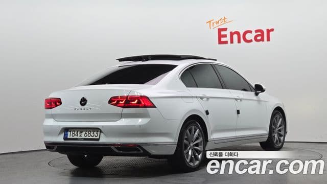 Volkswagen Passat GT 2022 — Şəkil 2/20