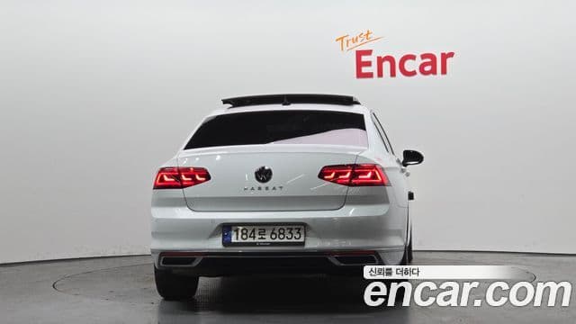Volkswagen Passat GT 2022 — Şəkil 4/20