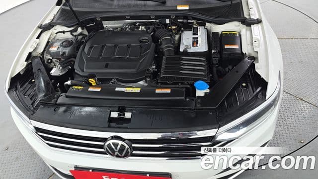 Volkswagen Passat GT 2022 — Şəkil 6/20