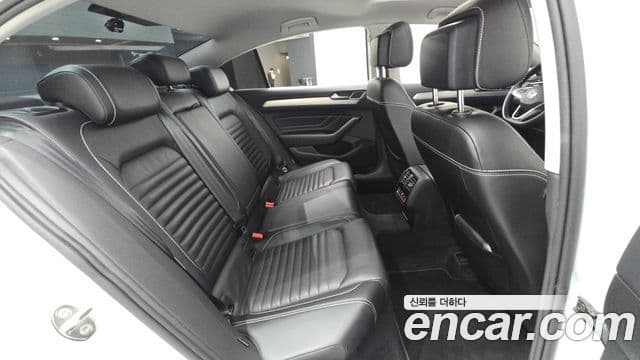 Volkswagen Passat GT 2022 — Şəkil 12/20
