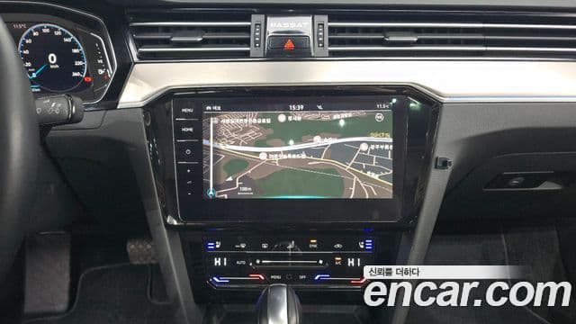 Volkswagen Passat GT 2022 — Şəkil 14/20