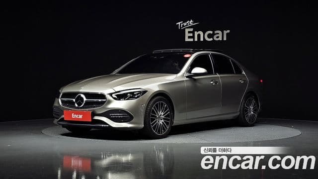 Mercedes-Benz C-Class 2022 — Photo 10/20