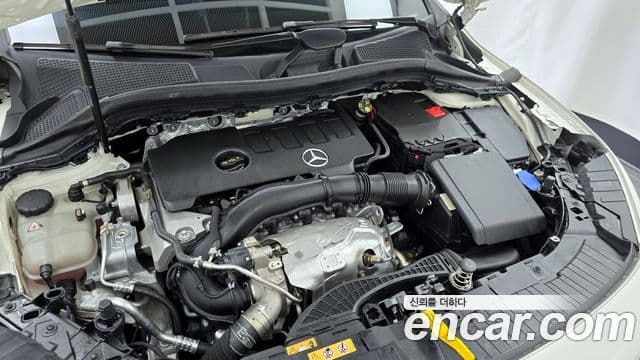 Mercedes-Benz GLA-Class 2022 — Şəkil 5/20