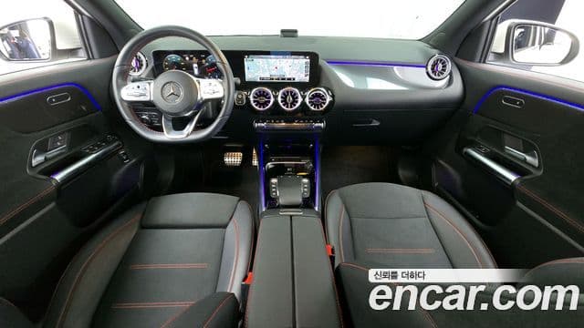 Mercedes-Benz GLA-Class 2022 — Şəkil 9/20