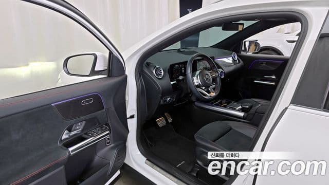 Mercedes-Benz GLA-Class 2022 — Şəkil 8/20