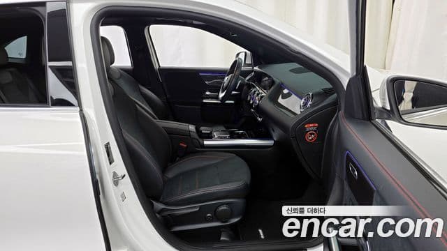 Mercedes-Benz GLA-Class 2022 — Şəkil 10/20