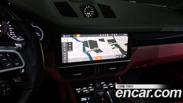 Porsche Cayenne 2021 — Şəkil 15/20