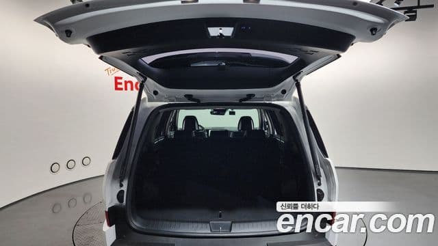 Hyundai Santa Fe 2023 — фото 20 из 20